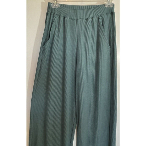 Alma Design Wide Leg Cropped Pants Size L Pull on in Green Pockets - Picture 2 of 10